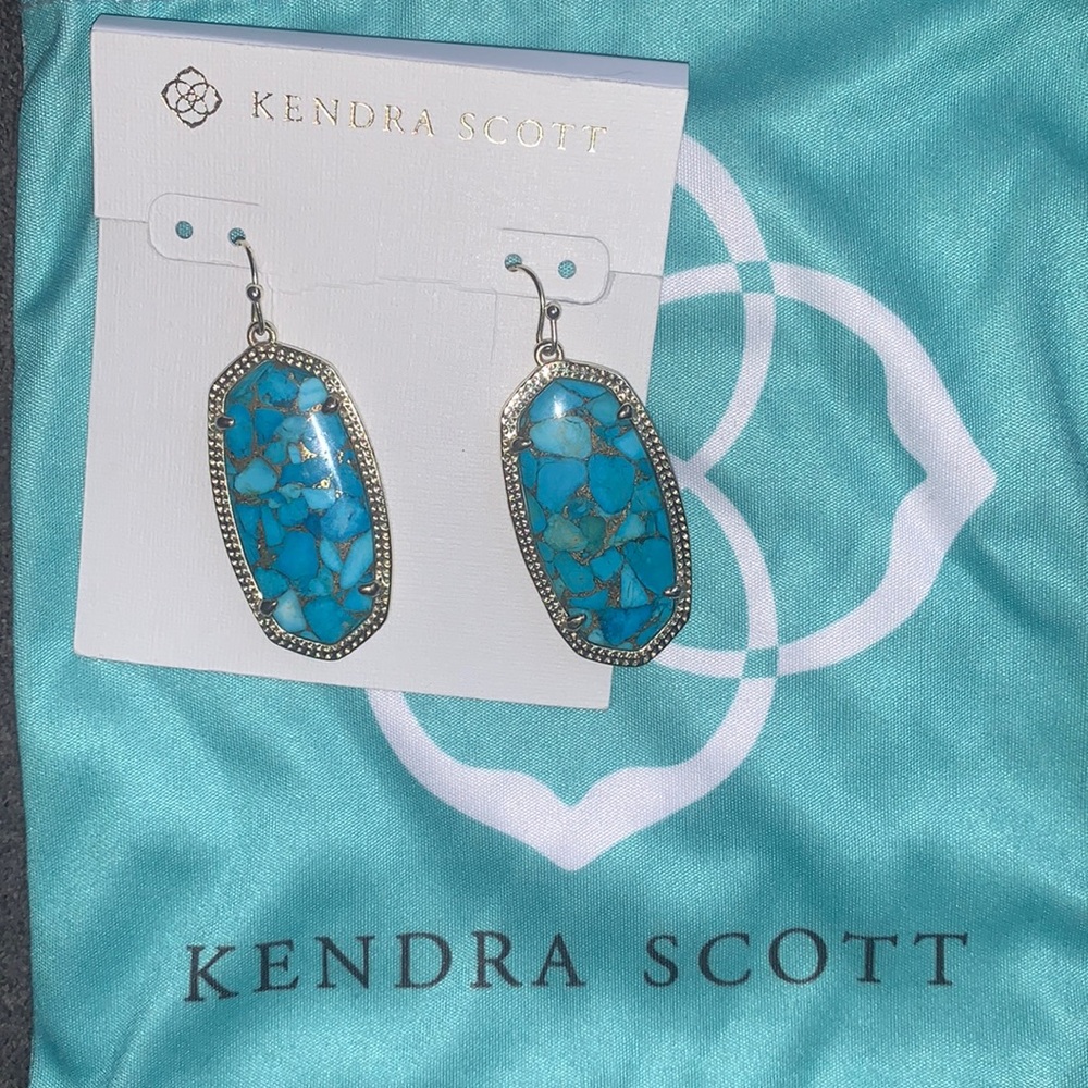 COPY - Kendra Scott earrings